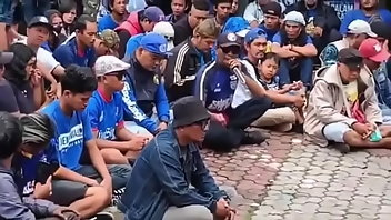 Indonesian Cumshot Outdoor Blowjob 