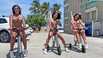 Webcam Latina Bikini Beach Big Ass 